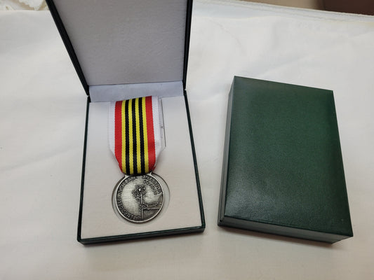 Medaglia CRI Tempo della Gentilezza con scatola verde