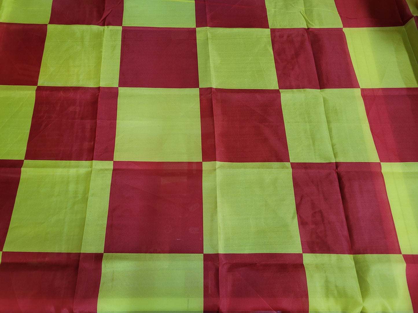 Bandiera a scacchi giallorossa