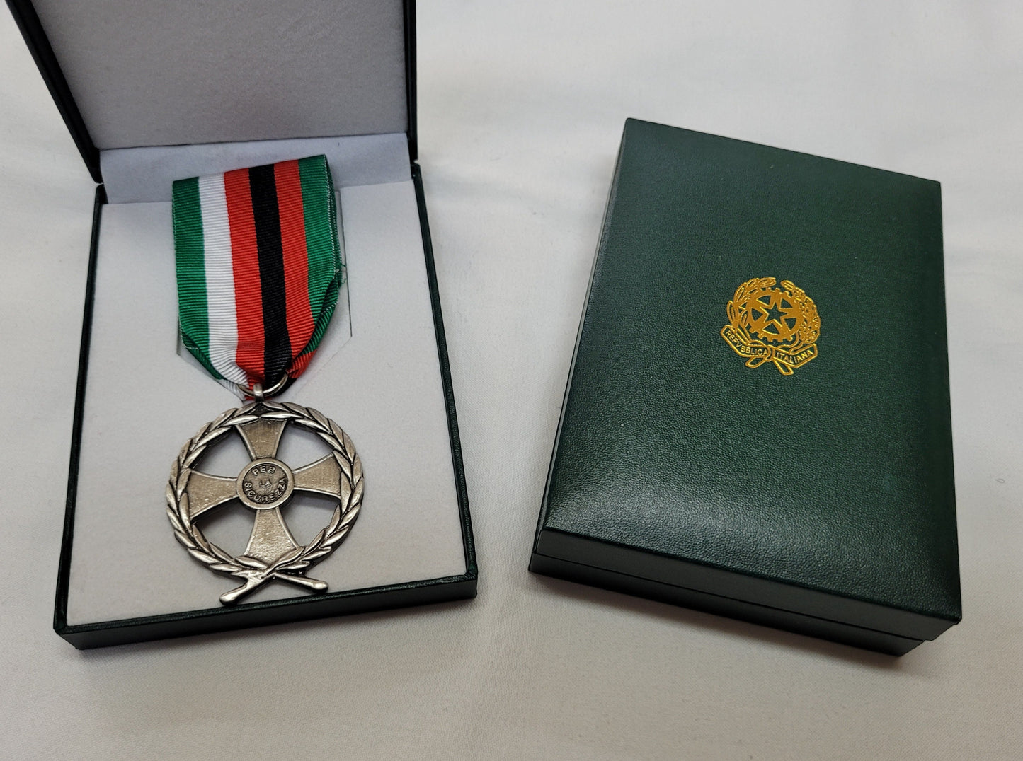 Medaglia Afghanistan per la Sicurezza con scatola Repubblica