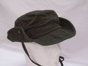 Cappello alla pescatora con bottoni