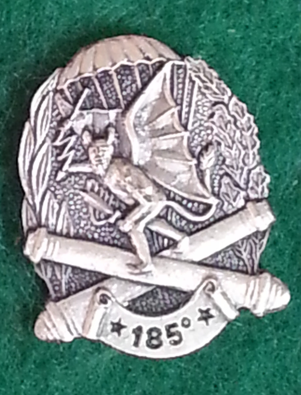 Spilla 185 Reggimento