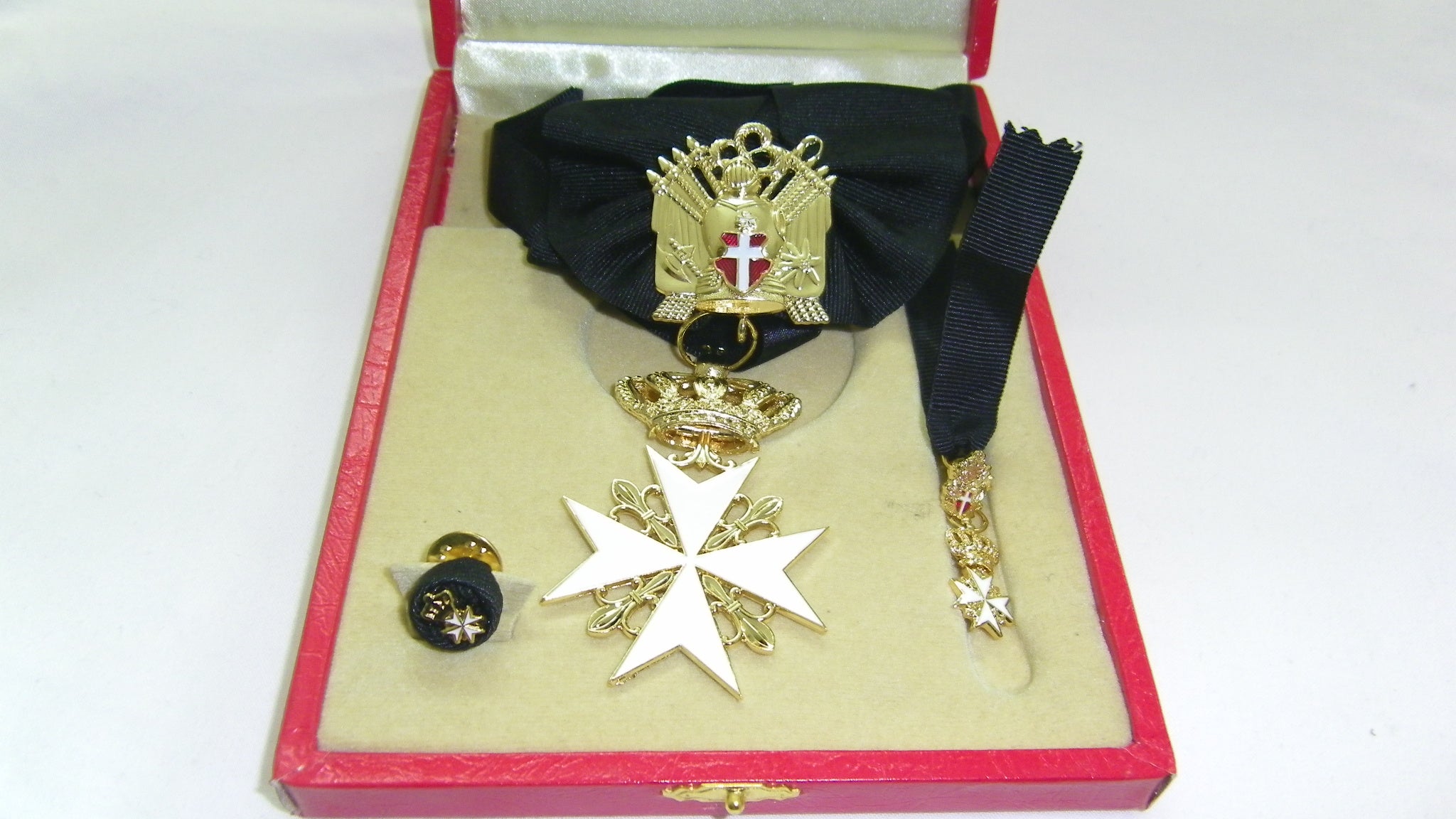 Kit Onore e Devozione Malta SMOM – Il Distintivo Pesaro