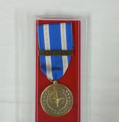 Medaglia Africa NATO con scatola