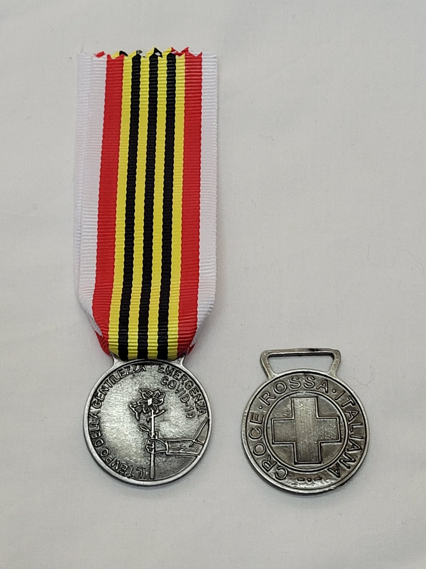 OFFERTA 50 medaglie COVID-19 il tempo della Gentilezza con scatola eco