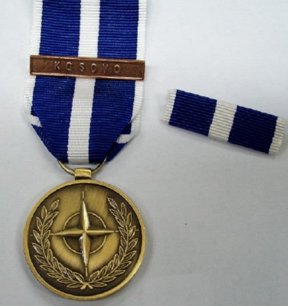 Kit completo medaglia Kosovo Nato