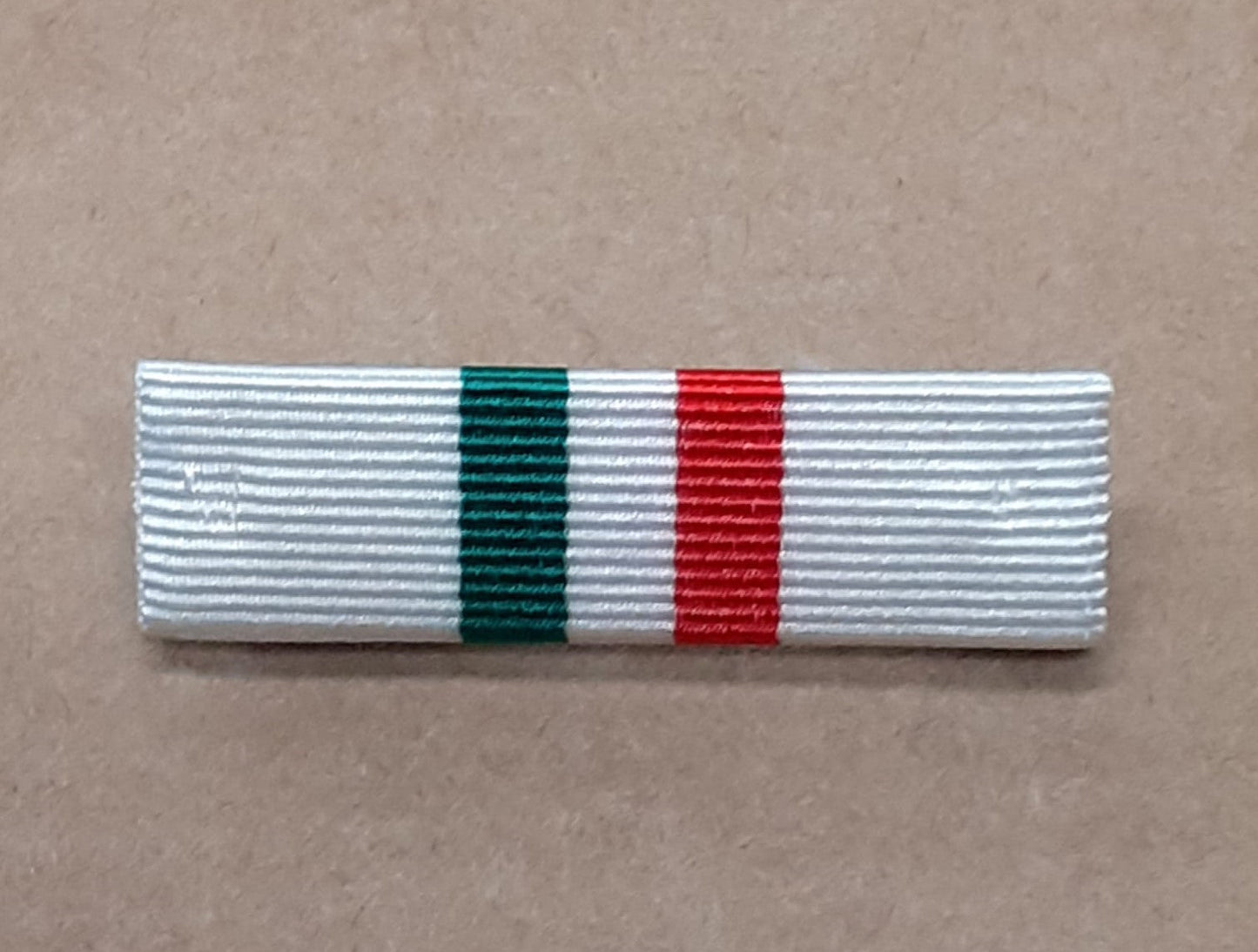 Ciondolo a forma di medaglia con inciso MAI NA GIOIA, diametro 19 mm Ciondolo a forma di medaglia con inciso MAI NA GIOIA, diametro 19 mm